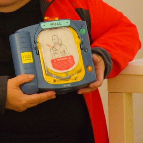 Defibrillatore automatico<br />&copy; Comune di Praiano